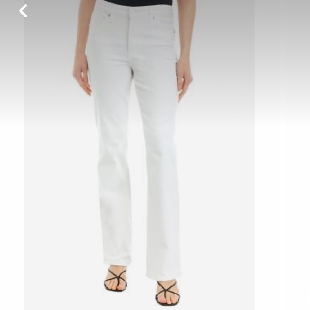 Crown & Ivy Wear your Crown Flare white five pocket jeans Sz 12R